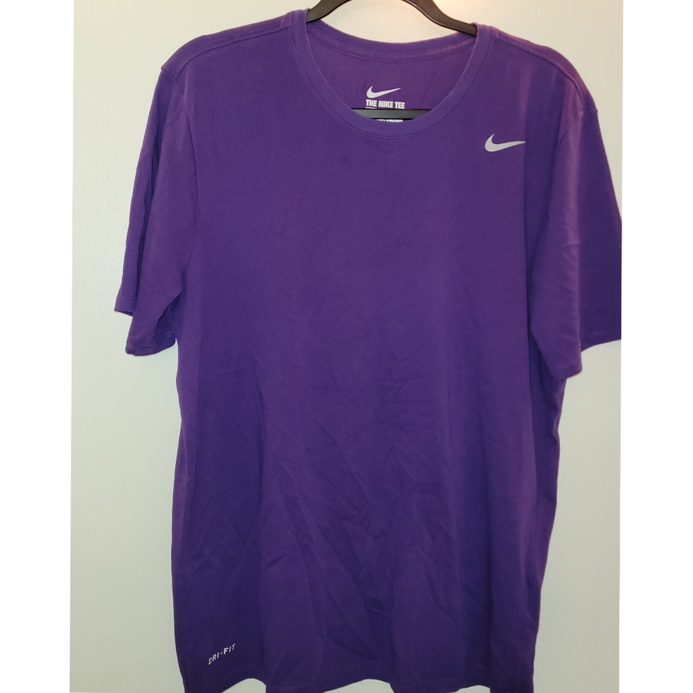 MENS PURPLE NIKE DRIFIT TEE
